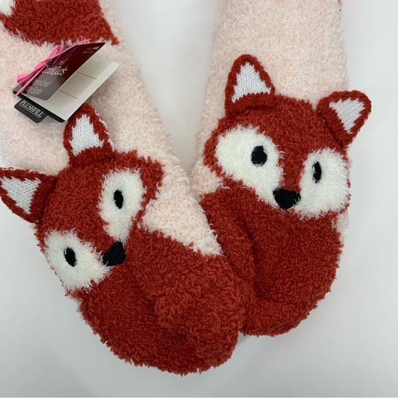 Cuddl Duds Pom Critter Sherpa Lined Fox Socks With FREE Secret Treasures Socks - Picture 4 of 13